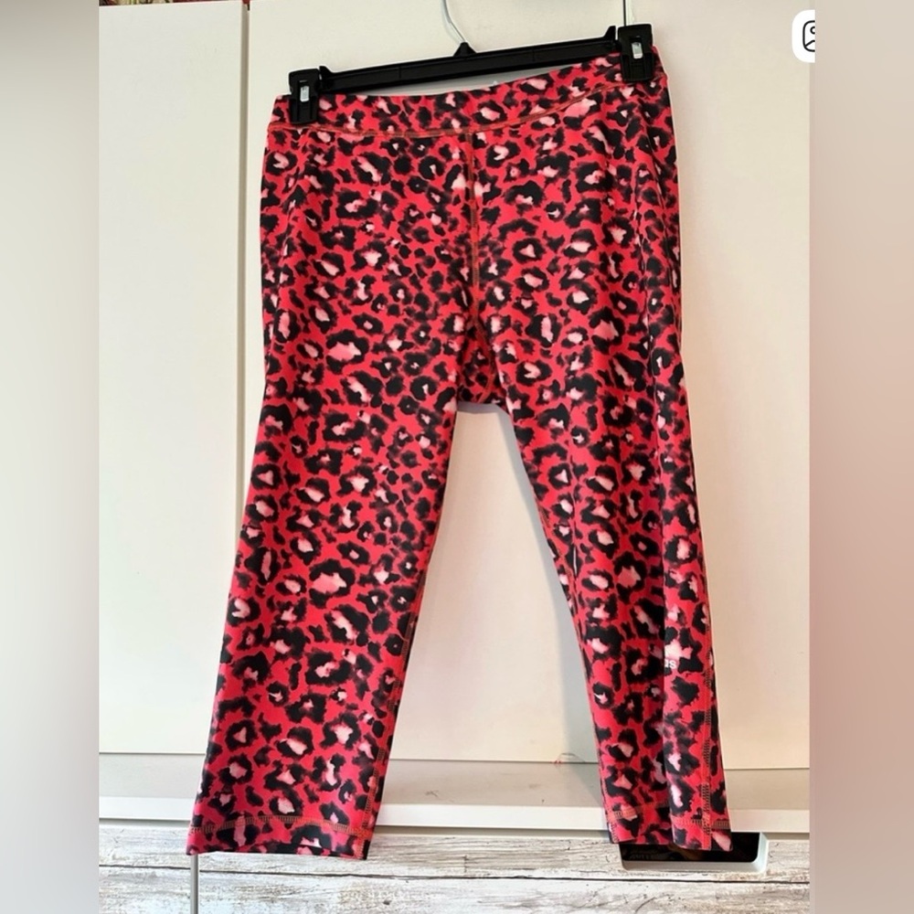 Adidas Techfit Climalite Leopard Print Capri Leggings Large Red Black Athletic